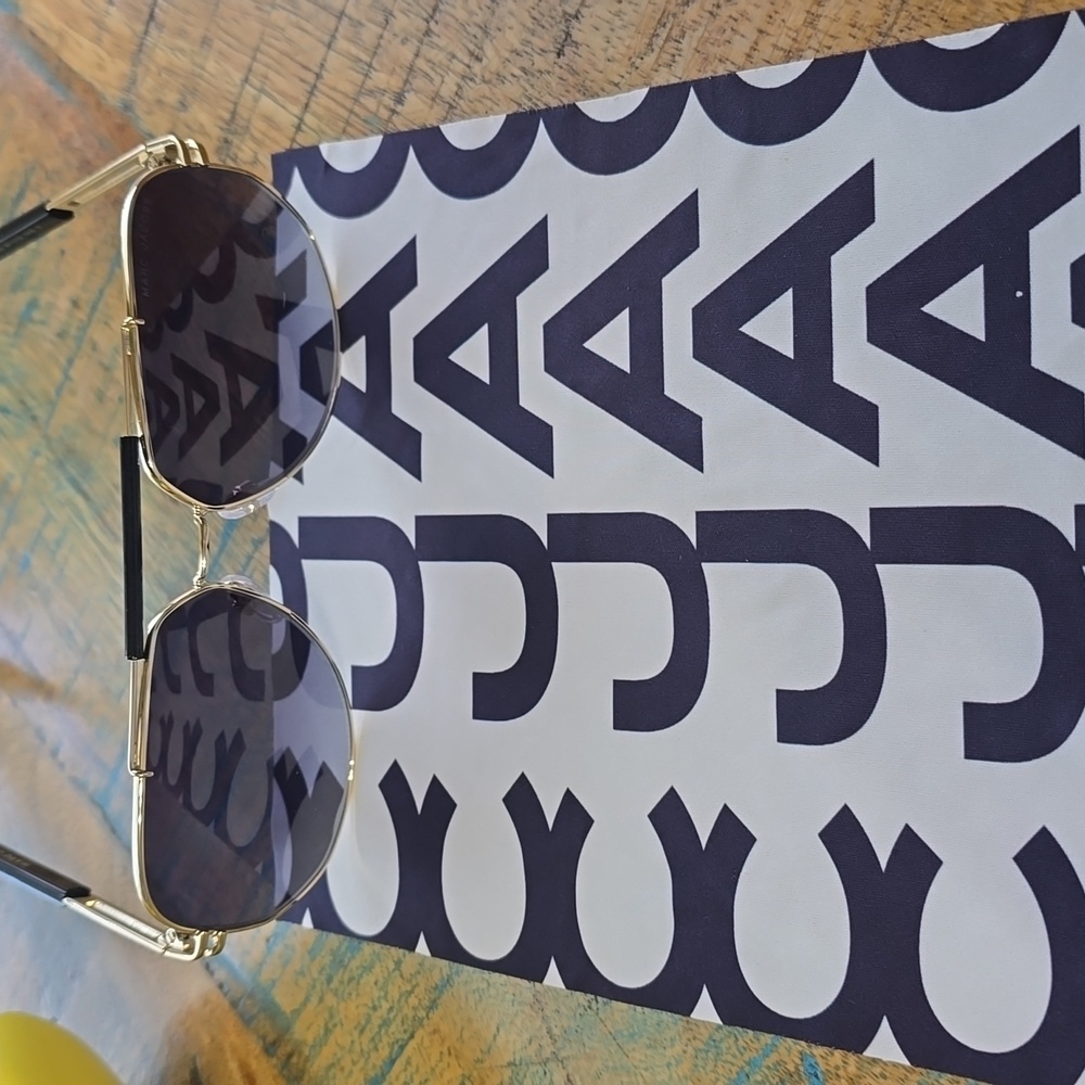 NEW Marc Jacobs Gold Designer Sunglasses - Picture 9 of 9